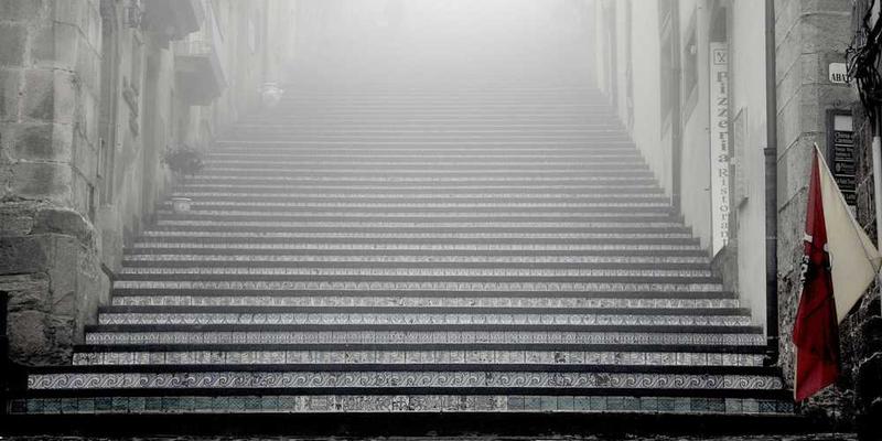 隔山有眼